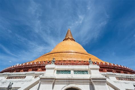 The Nakhon Pathom Rebellion: Exploring Buddhist Iconoclasm and the Rise of a Powerful Mon-Khmer Kingdom